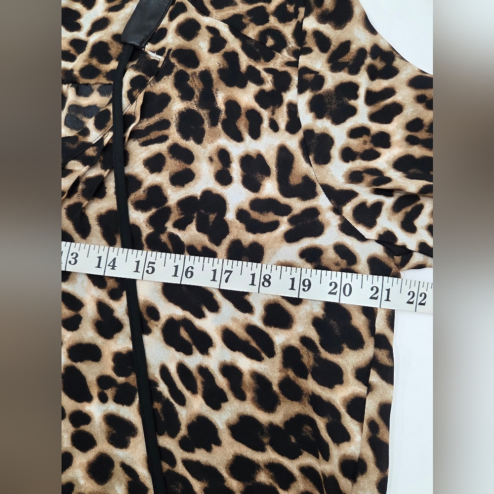 Soho Leopard Print Blouse Long Sleeve Sz M - Picture 11 of 11